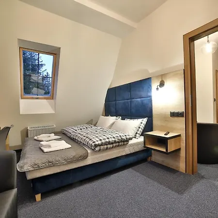 Narciarski Dworek Bed and breakfast