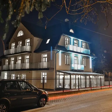 Narciarski Dworek Bed and breakfast 3*