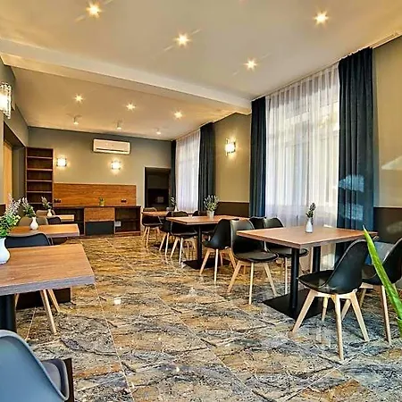 Narciarski Dworek Bed and breakfast 3*