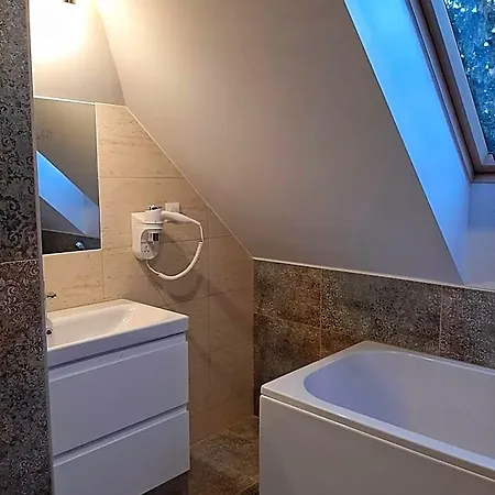 Narciarski Dworek Bed and breakfast 3*