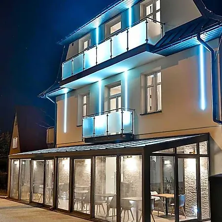 Narciarski Dworek Bed and breakfast 3*