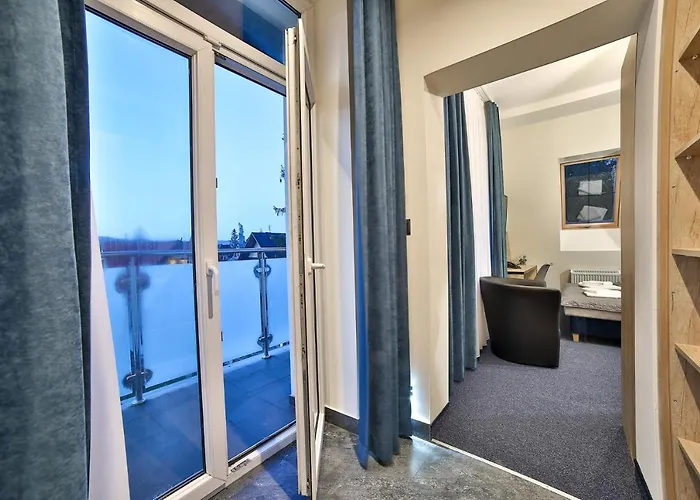 Narciarski Dworek Bed & Breakfast 3*